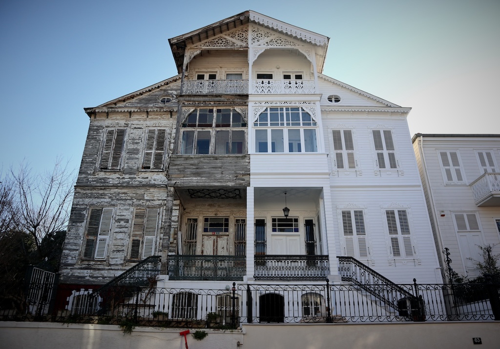 Historic Preservation, DIY Restoration, Home Improvement, Lead Paint Safety, Heritage Conservation